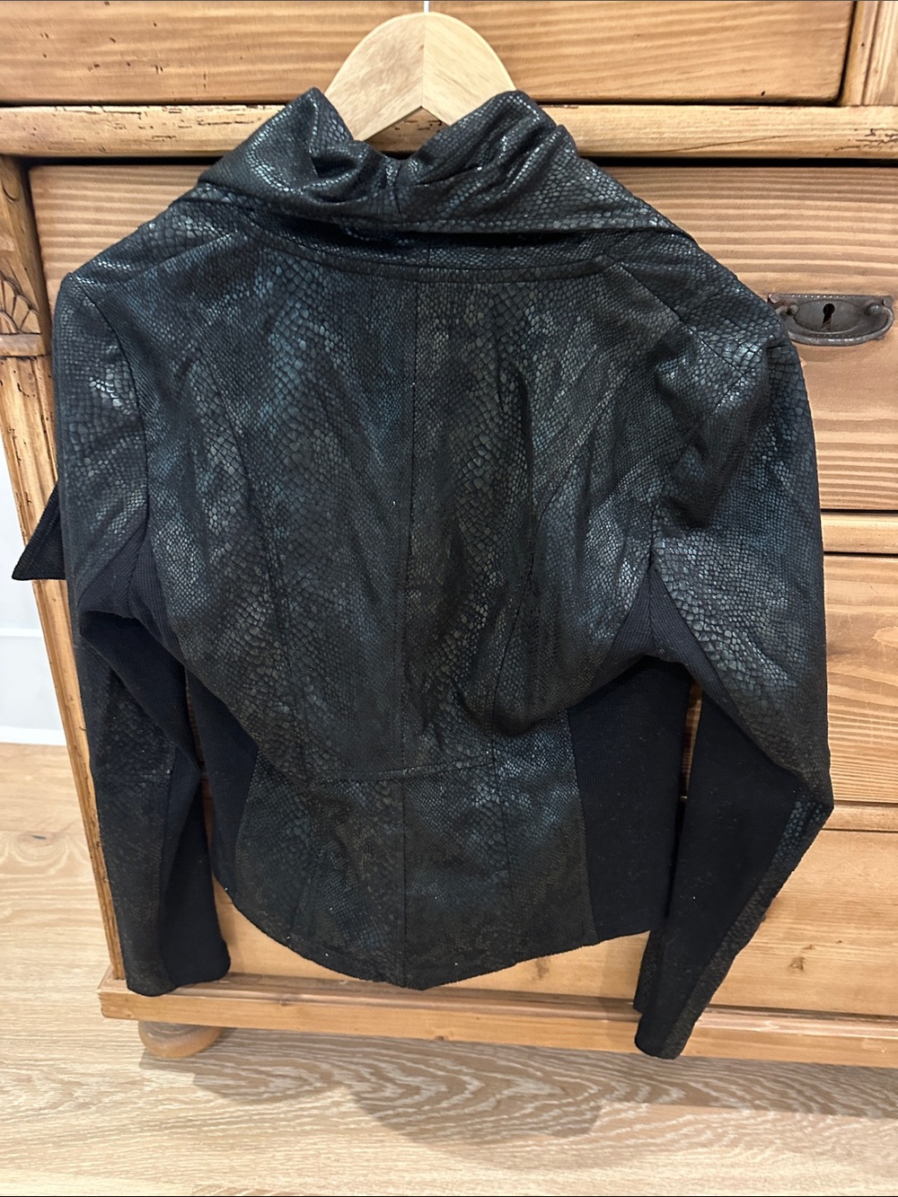 Black Jacket - Picture 2 of 6